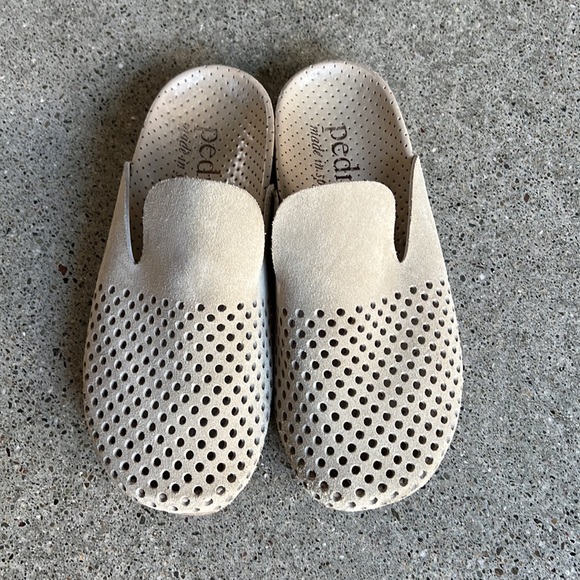 PEDRO GARCIA PERFORATED CLOSED-TOE CLOG SANDALS- Womens, Size 7.5 - Picture 2 of 13